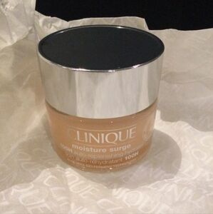 Clinique Moisture Surge 100H Auto-Replenishing Hydrator 50 ml